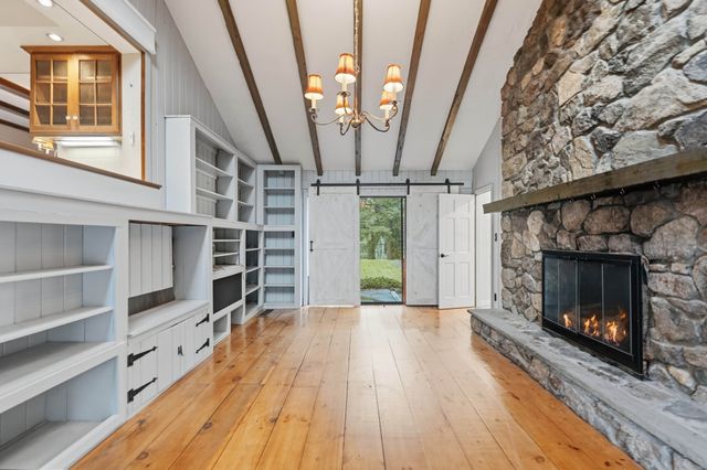 81 Ware St, Dedham, MA 02026