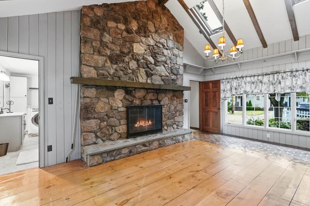 81 Ware St, Dedham, MA 02026