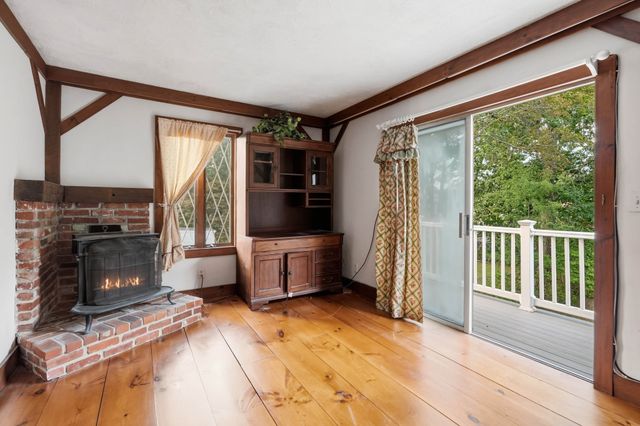 81 Ware St, Dedham, MA 02026