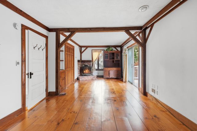 81 Ware St, Dedham, MA 02026