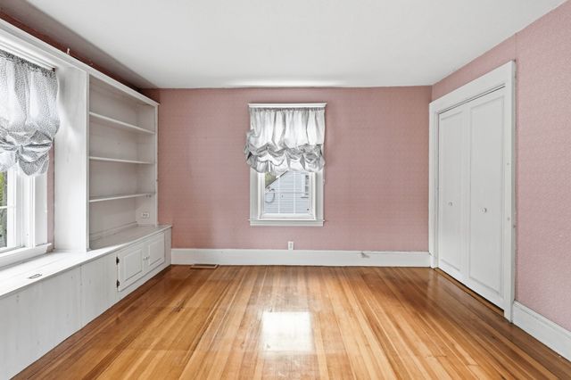 81 Ware St, Dedham, MA 02026