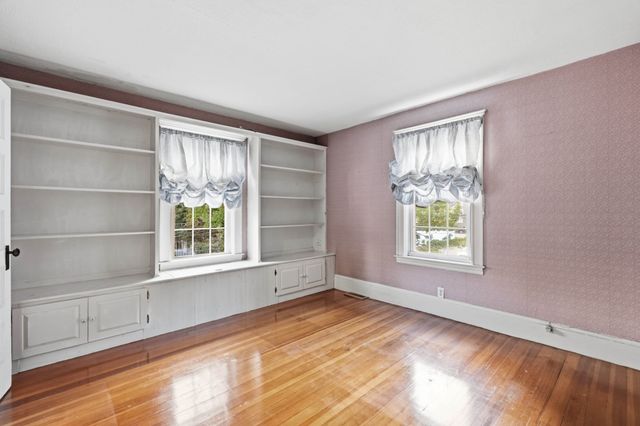 81 Ware St, Dedham, MA 02026