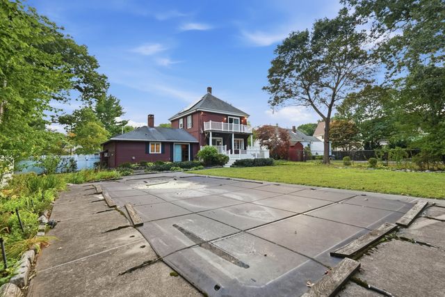 81 Ware St, Dedham, MA 02026