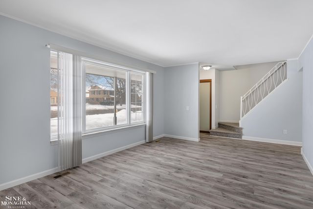 1007 Vernier Road, Grosse Pointe Woods, MI 48236