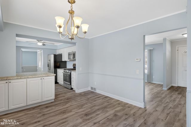 1007 Vernier Road, Grosse Pointe Woods, MI 48236