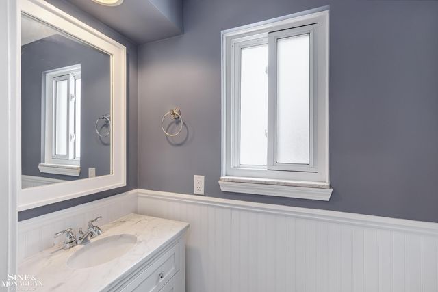 1007 Vernier Road, Grosse Pointe Woods, MI 48236