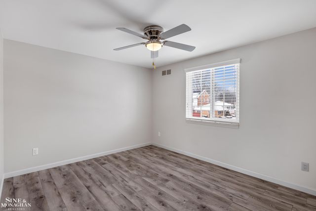 1007 Vernier Road, Grosse Pointe Woods, MI 48236