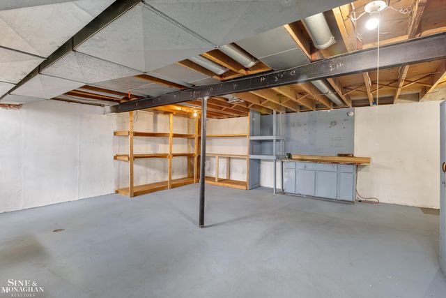 1007 Vernier Road, Grosse Pointe Woods, MI 48236