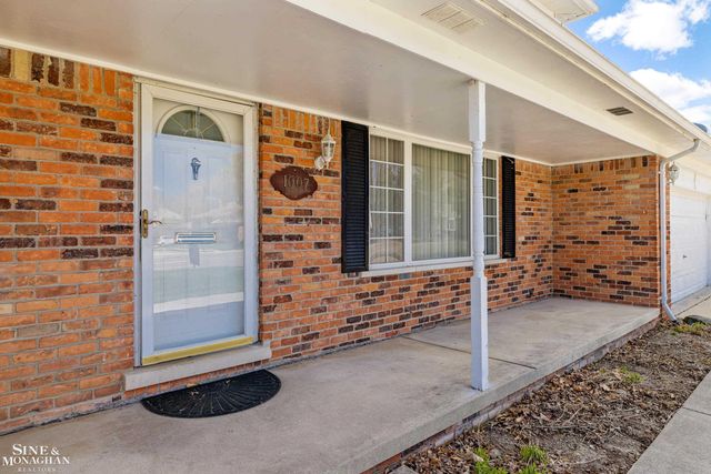 1007 Vernier Road, Grosse Pointe Woods, MI 48236