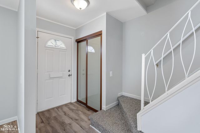 1007 Vernier Road, Grosse Pointe Woods, MI 48236