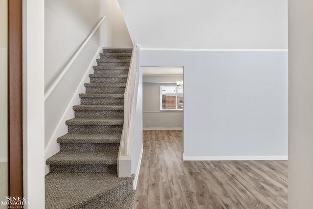 1007 Vernier Road, Grosse Pointe Woods, MI 48236