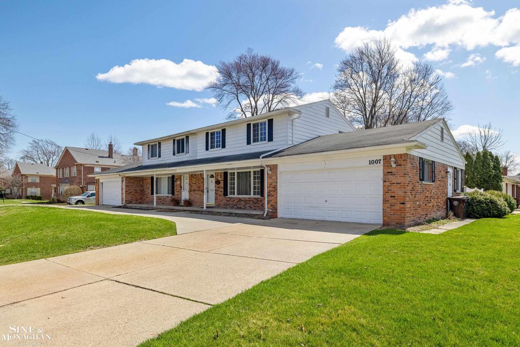 1007 Vernier Road, Grosse Pointe Woods, MI 48236