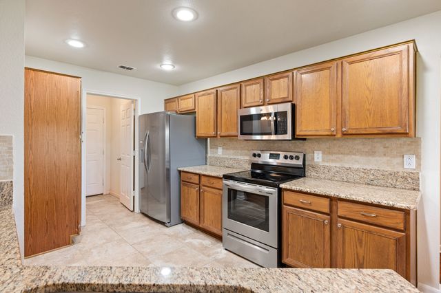 240 Half Moon Way, Runaway Bay, TX 76426