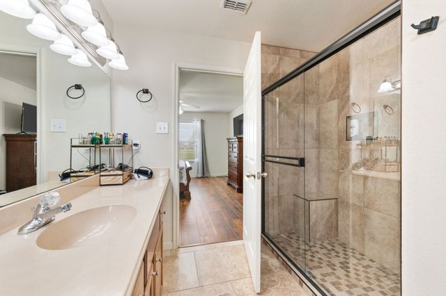 240 Half Moon Way, Runaway Bay, TX 76426