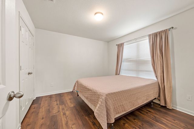 240 Half Moon Way, Runaway Bay, TX 76426