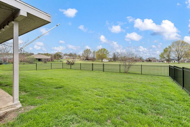 240 Half Moon Way, Runaway Bay, TX 76426