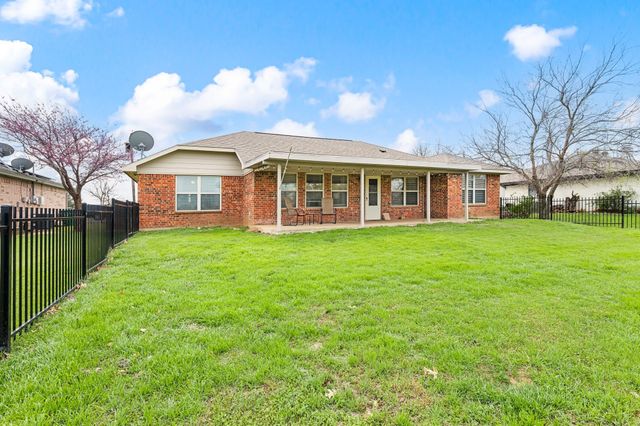 240 Half Moon Way, Runaway Bay, TX 76426