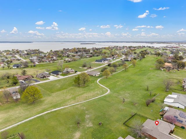 240 Half Moon Way, Runaway Bay, TX 76426