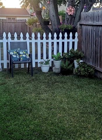 1645 Brentwood Dr, Corpus Christi, TX 78415