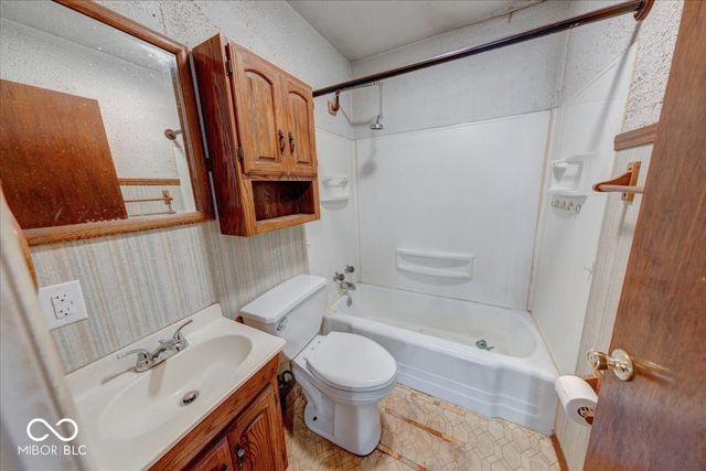 343 Pleasant Drive, Whiteland, IN 46184