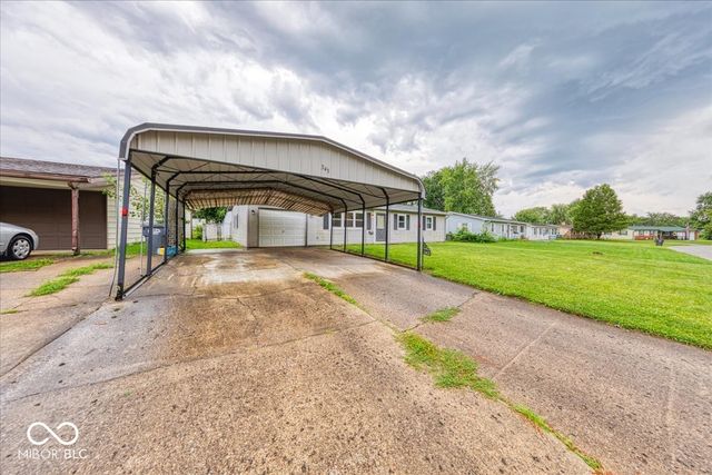 343 Pleasant Drive, Whiteland, IN 46184