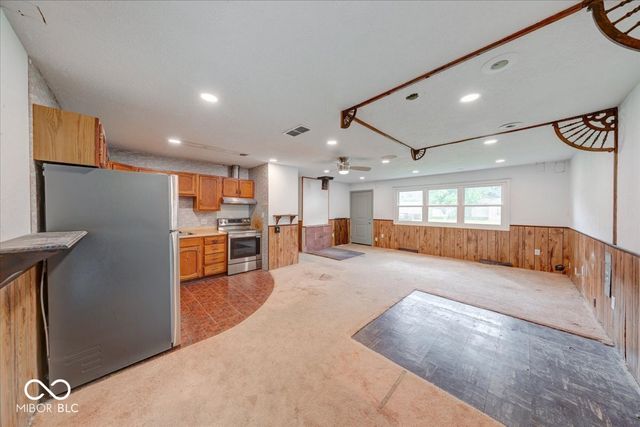 343 Pleasant Drive, Whiteland, IN 46184