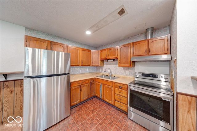 343 Pleasant Drive, Whiteland, IN 46184