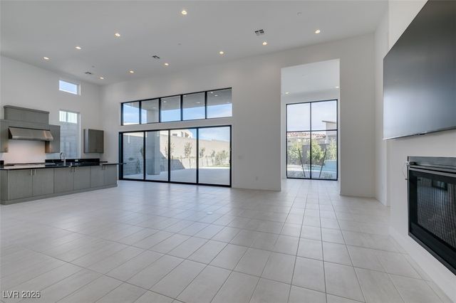 10710 Agate Cliffs Avenue, Las Vegas, NV 89135