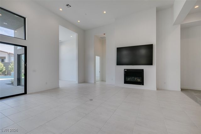 10710 Agate Cliffs Avenue, Las Vegas, NV 89135