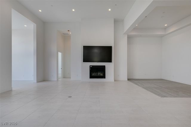 10710 Agate Cliffs Avenue, Las Vegas, NV 89135