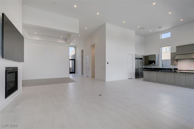 10710 Agate Cliffs Avenue, Las Vegas, NV 89135