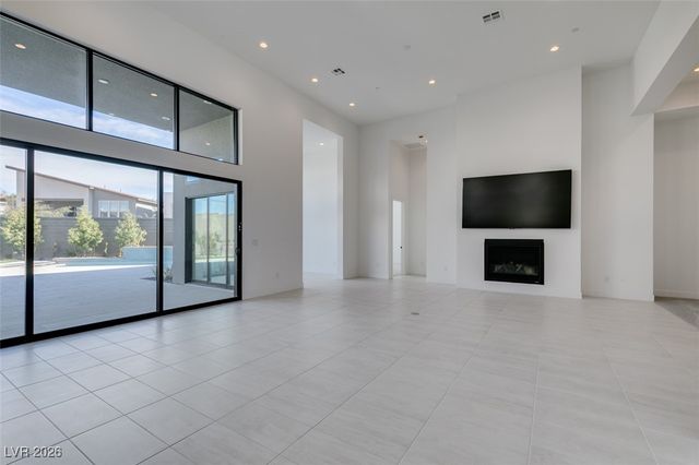 10710 Agate Cliffs Avenue, Las Vegas, NV 89135