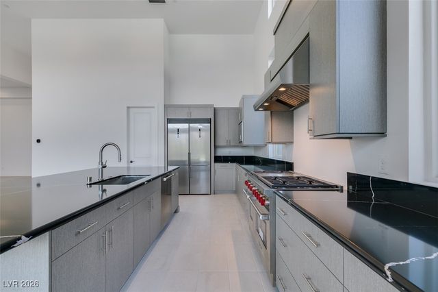 10710 Agate Cliffs Avenue, Las Vegas, NV 89135