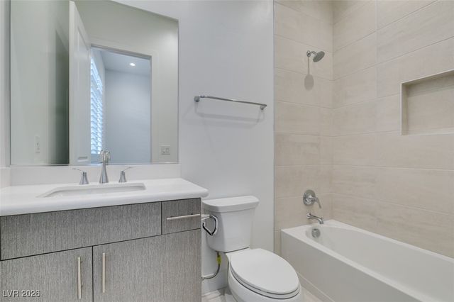 10710 Agate Cliffs Avenue, Las Vegas, NV 89135