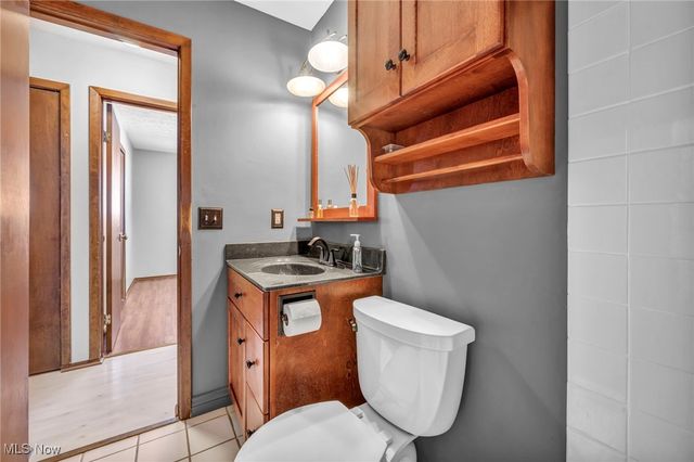 5770 N Crossview Road, Seven Hills, OH 44131