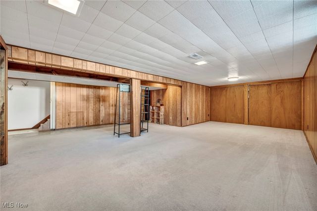 5770 N Crossview Road, Seven Hills, OH 44131