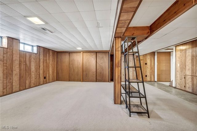 5770 N Crossview Road, Seven Hills, OH 44131