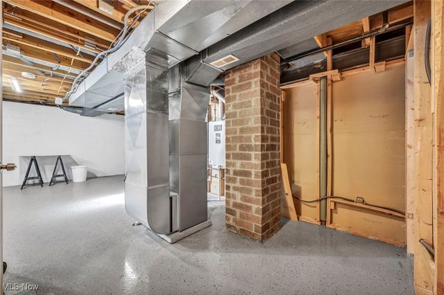 5770 N Crossview Road, Seven Hills, OH 44131