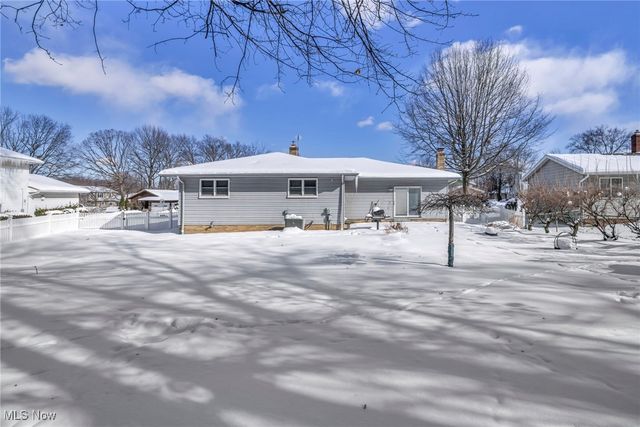 5770 N Crossview Road, Seven Hills, OH 44131