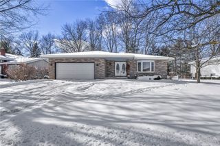 5770 N Crossview Road, Seven Hills, OH 44131