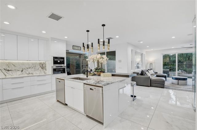 10736 Penhurst Way, Las Vegas, NV 89135