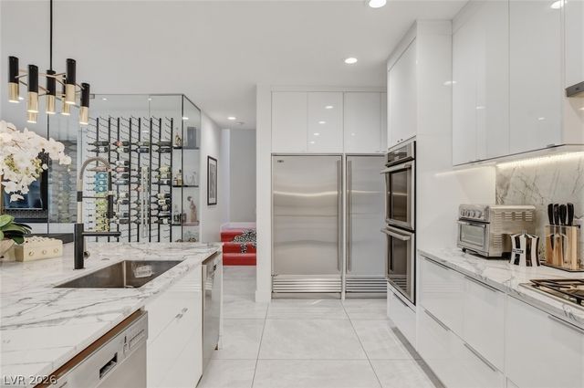 10736 Penhurst Way, Las Vegas, NV 89135