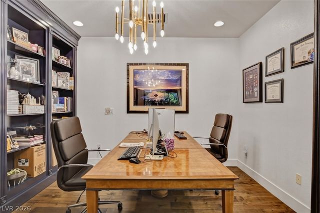 10736 Penhurst Way, Las Vegas, NV 89135