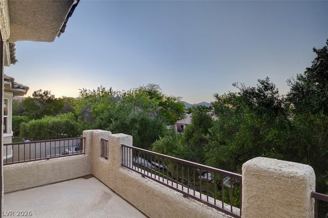 10736 Penhurst Way, Las Vegas, NV 89135