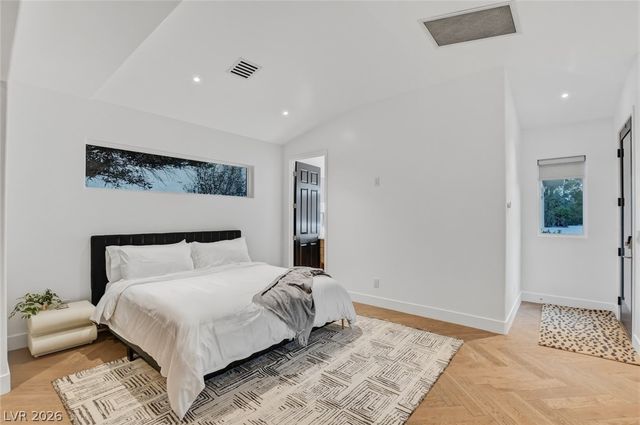 10736 Penhurst Way, Las Vegas, NV 89135