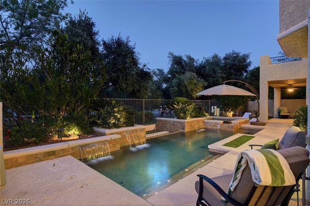 10736 Penhurst Way, Las Vegas, NV 89135