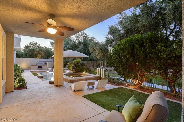 10736 Penhurst Way, Las Vegas, NV 89135