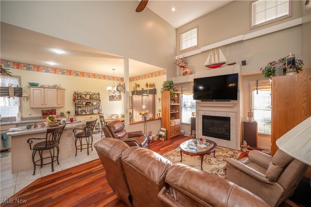 8550 Ivy Hills Drive 15, Poland, OH 44514