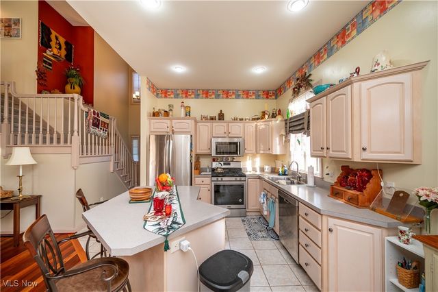 8550 Ivy Hills Drive 15, Poland, OH 44514