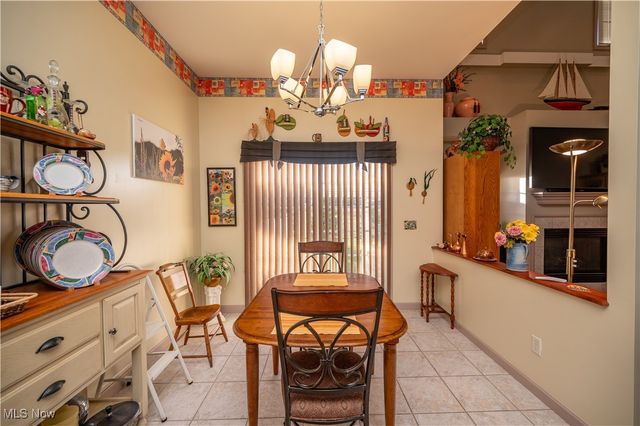 8550 Ivy Hills Drive 15, Poland, OH 44514